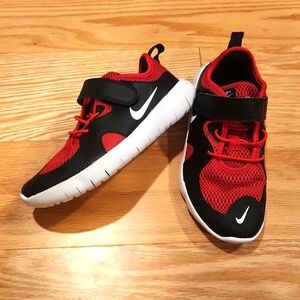 EUC Nike Flex Sneakers